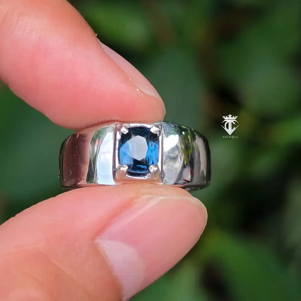Batu Permata Natural Metalic Blue Spinel 1.12 Ct NTE MRI Memo