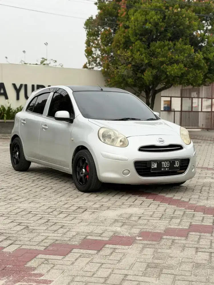 Nissan March manual