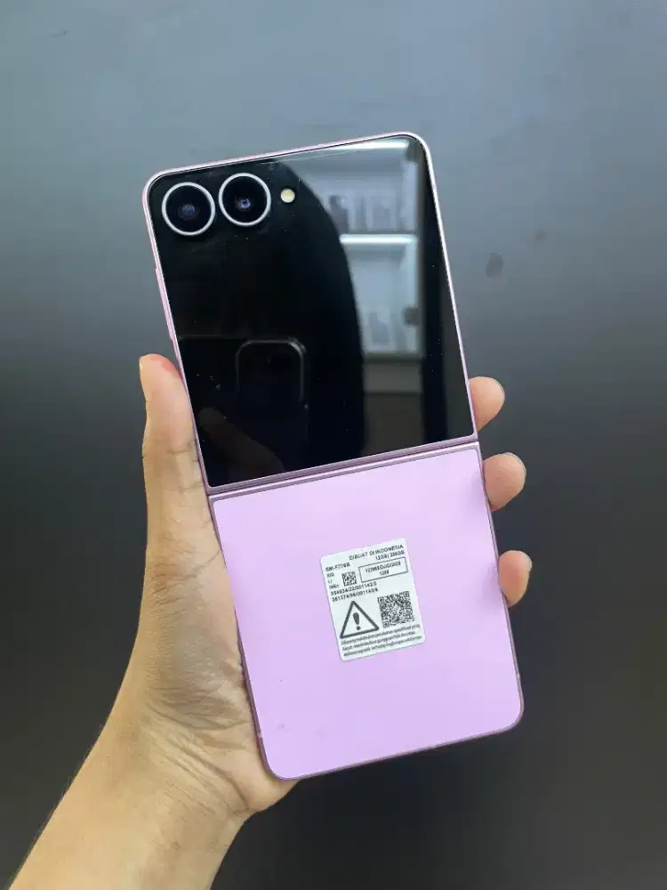 Samsung Galaxy Flip8
