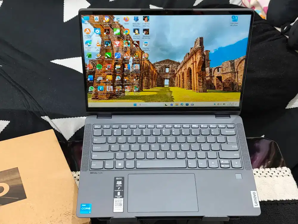 99% LIKE NEW JARANG PAKAI. JUAL CEPAT LENOVO IDEAPAD FLEX 5 14IAU7