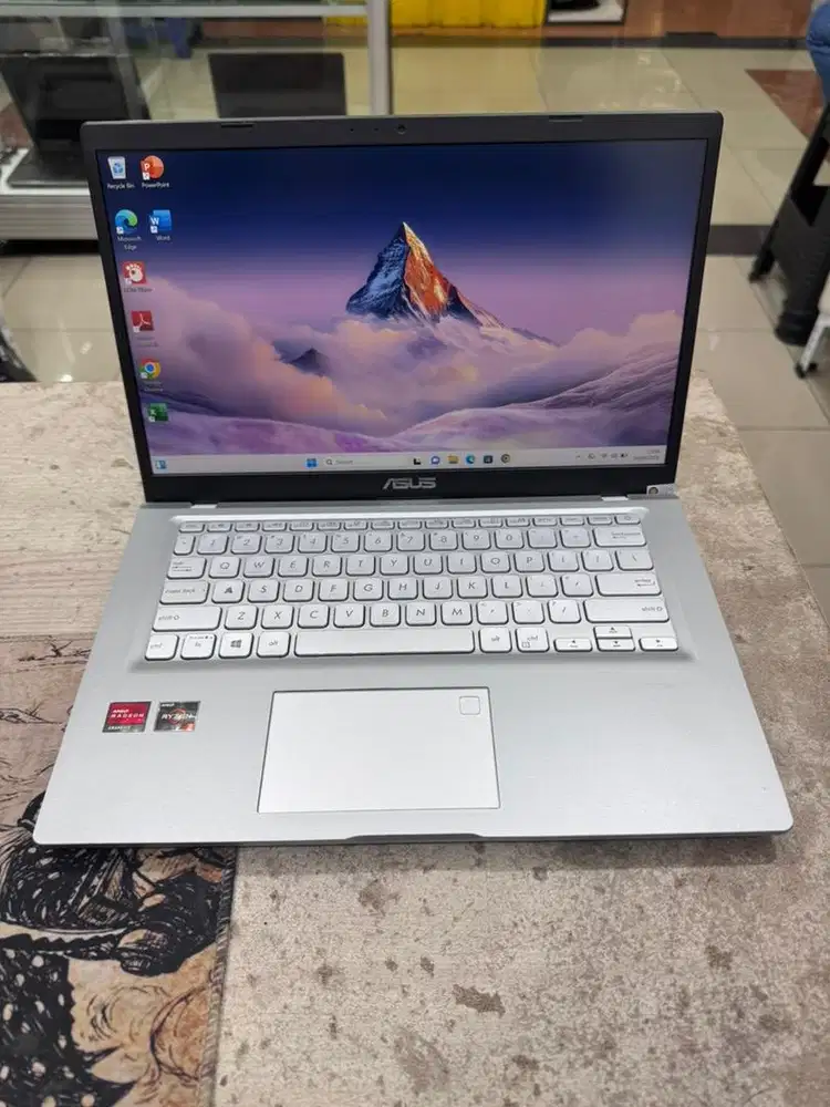 ASUS VIVOBOOK 14 RYZEN 3 8/512 gb minus lecet pemakaian fullset box