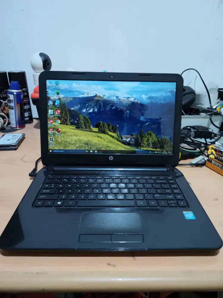 Di Jual Laptop HP 14 , Body Slim , Batreai Awet , Win10 , Office 2019
