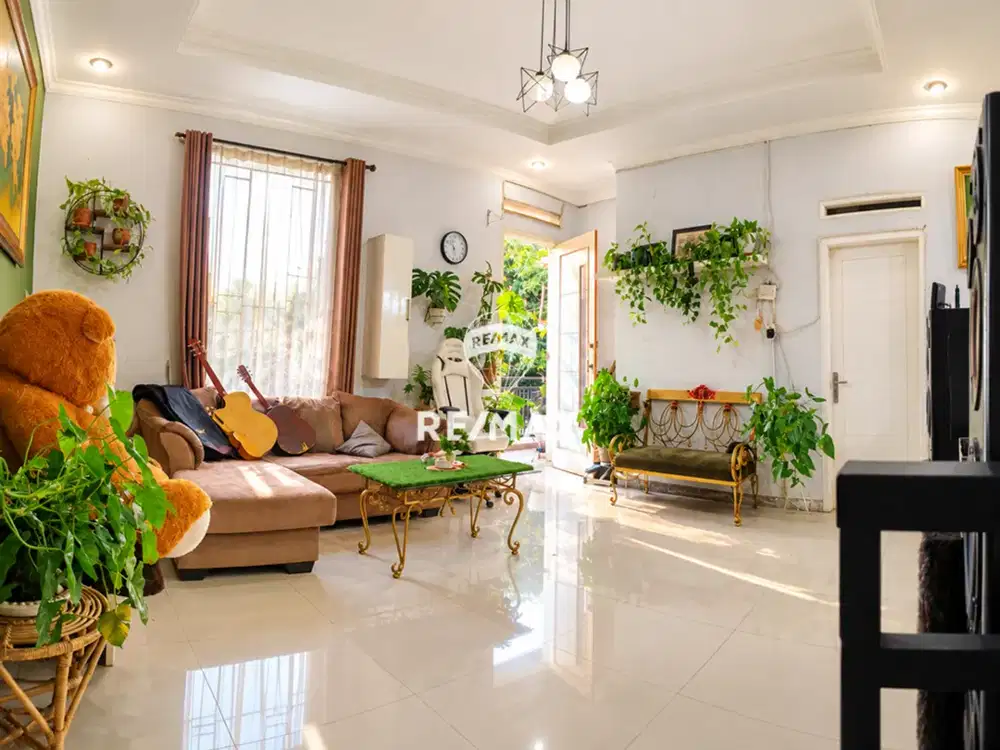 DIJUAL RUMAH HOEK DEKAT STASIUN LENTENG AGUNG JAKARTA SELATAN