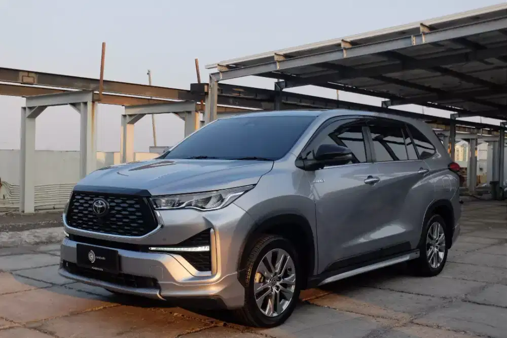 Toyota Kijang Innova Zenix Q modelista Hybrid HEV 2023 2024