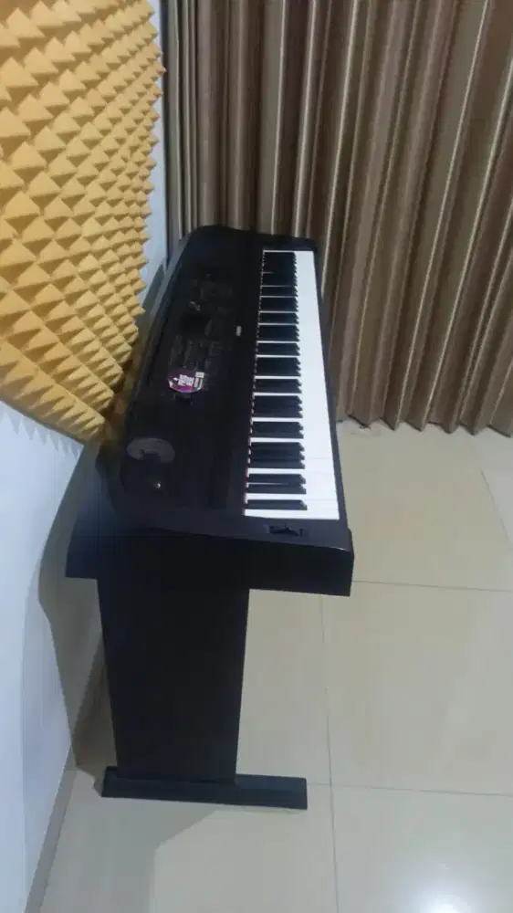 Piano digital Yamaha dgx 670 like new
