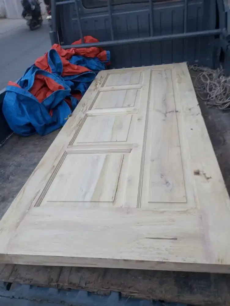 Pintu kusen jendela bahan kayu manglid berkualitas tinggi mulai 300an