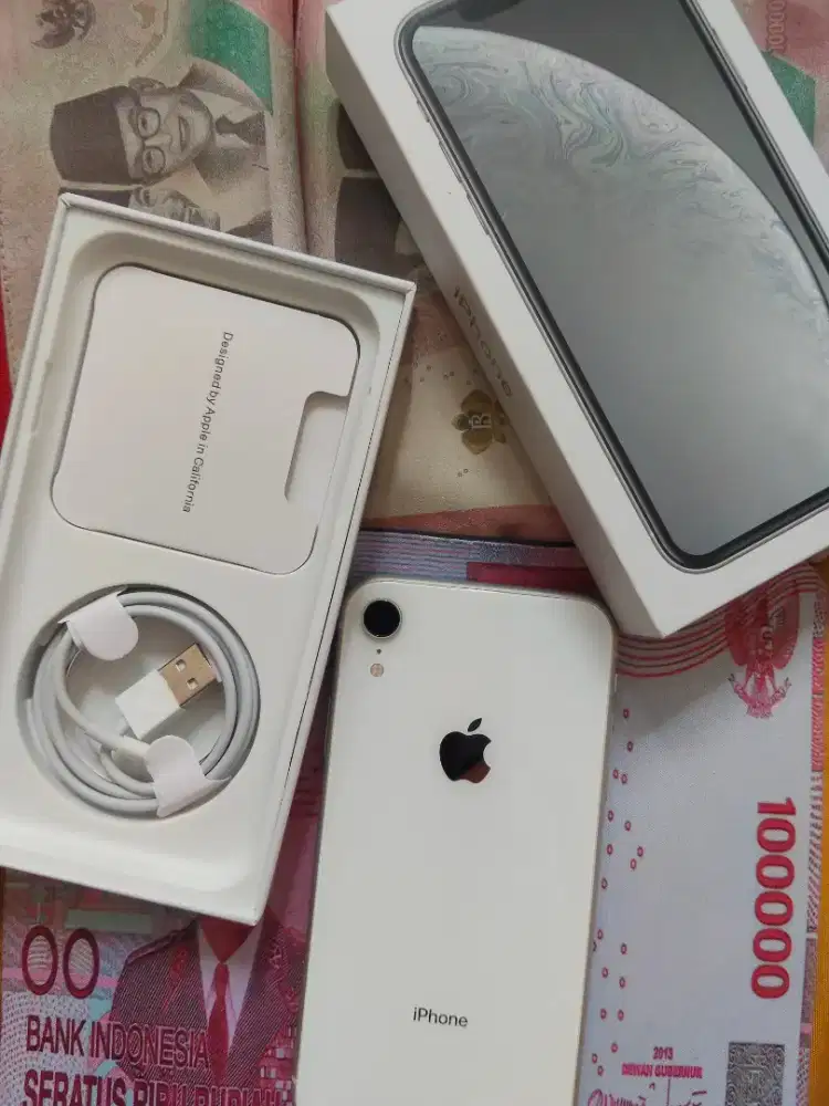 DIJUAL iPhone XR 64GB WHITE — MULUS & TERAWAT