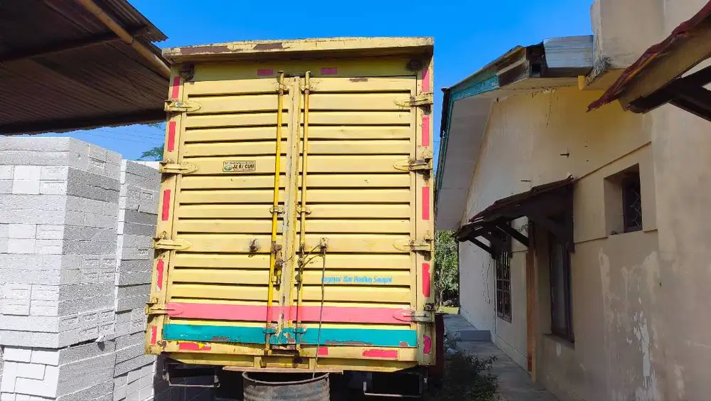 Box truk DOC broiler