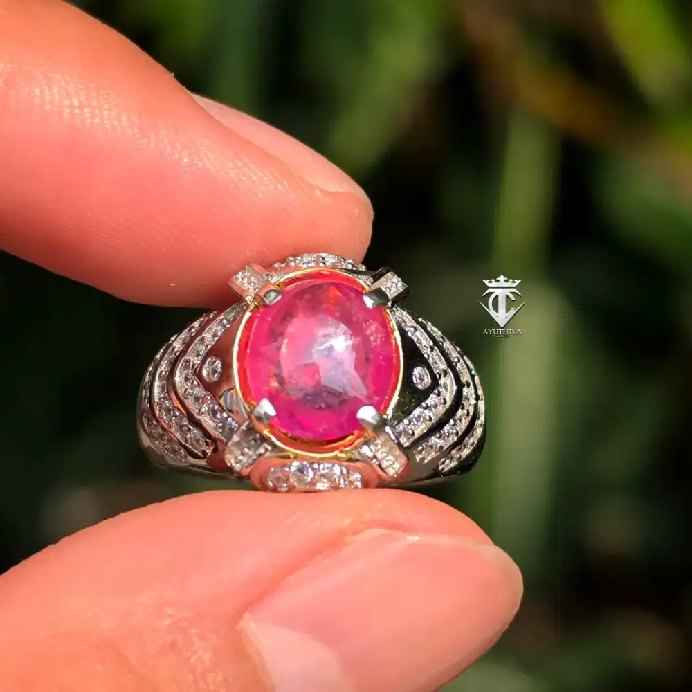 Batu Permata Natural Ruby Mozambique 2.84 Ct CGL Memo