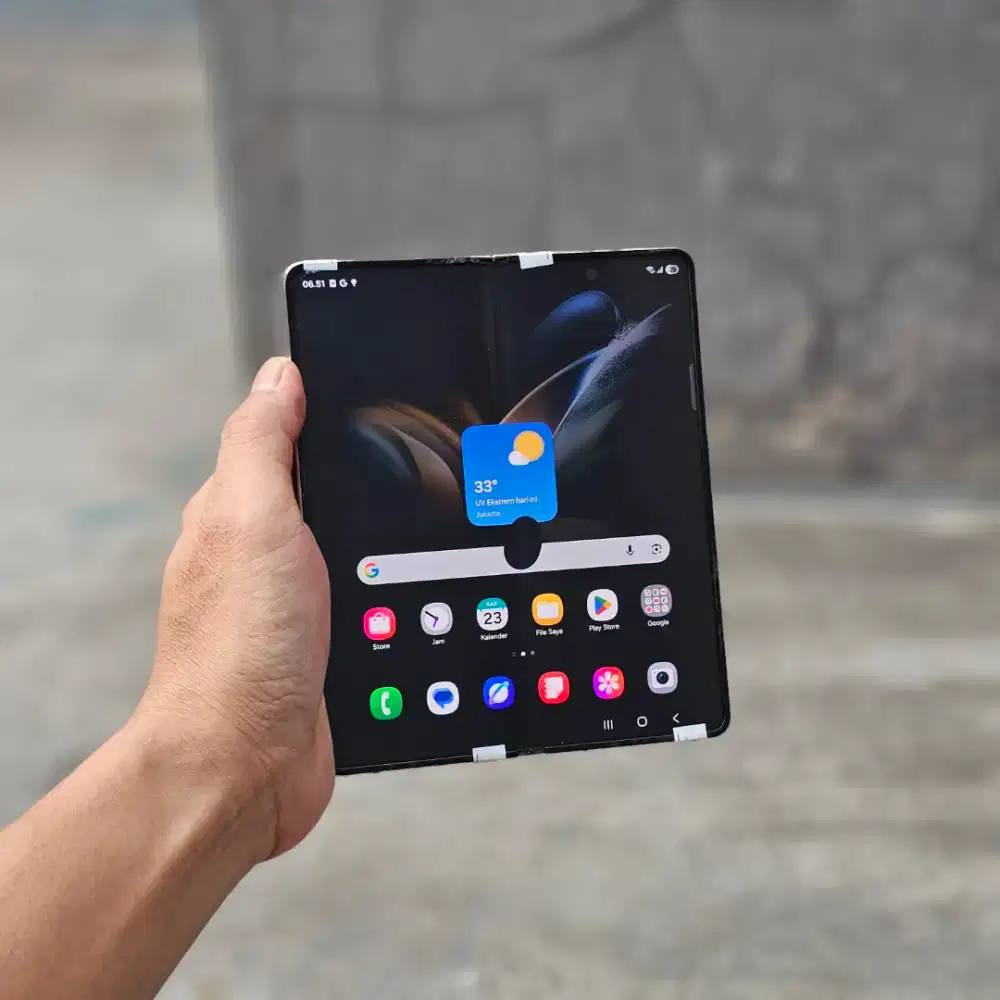 SAMSUNG GALAXY Z FOLD 4 SEIN 12/256 MULUS MINUS TOMPEL FUNGSI NORMAL