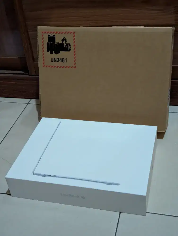 Macbook Air M5 13inc 16/512gb BNIB Resmi