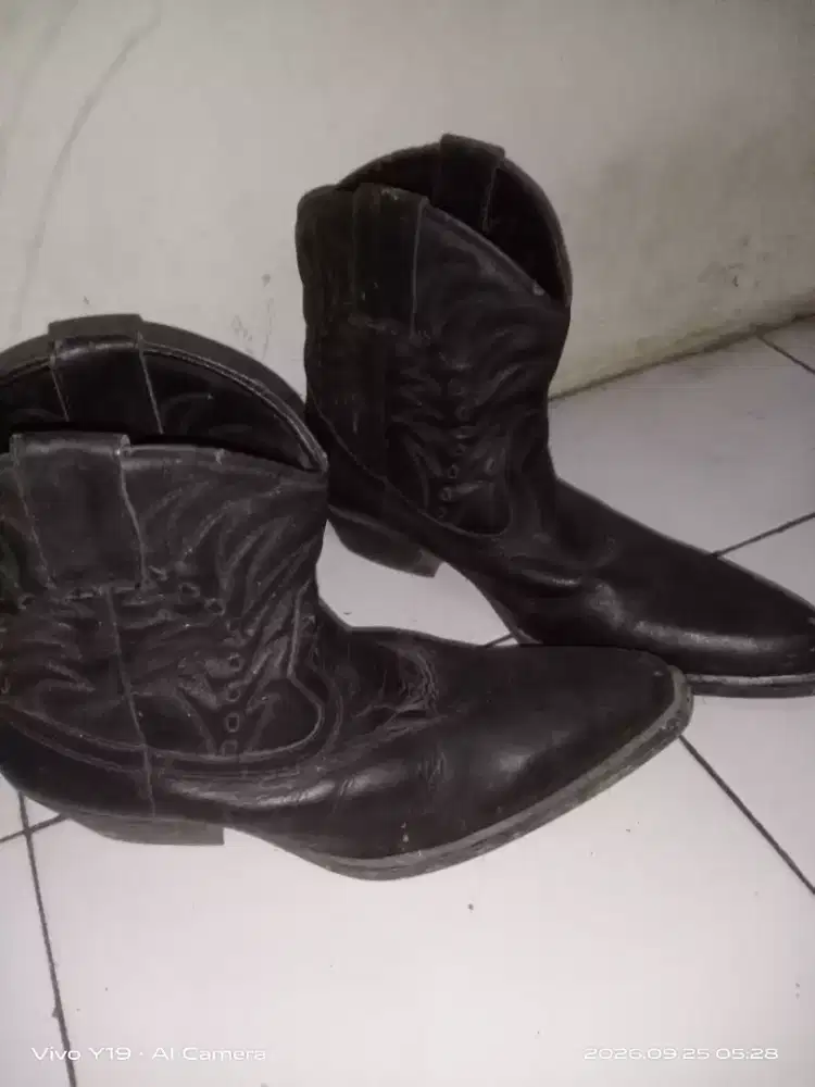 Sepatu kulit  Boots cowboy 90an