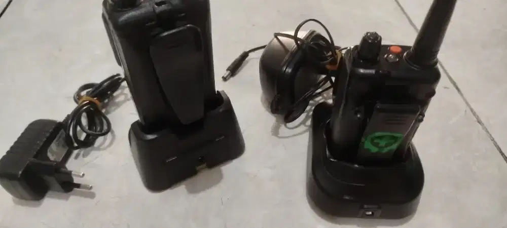 HT Handy Talky 2 Unit Alinco & Icom