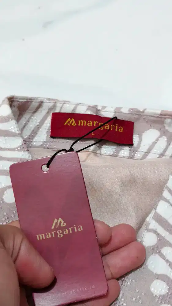 BAJU BATIK MARGARIA LENGAN PENDEK