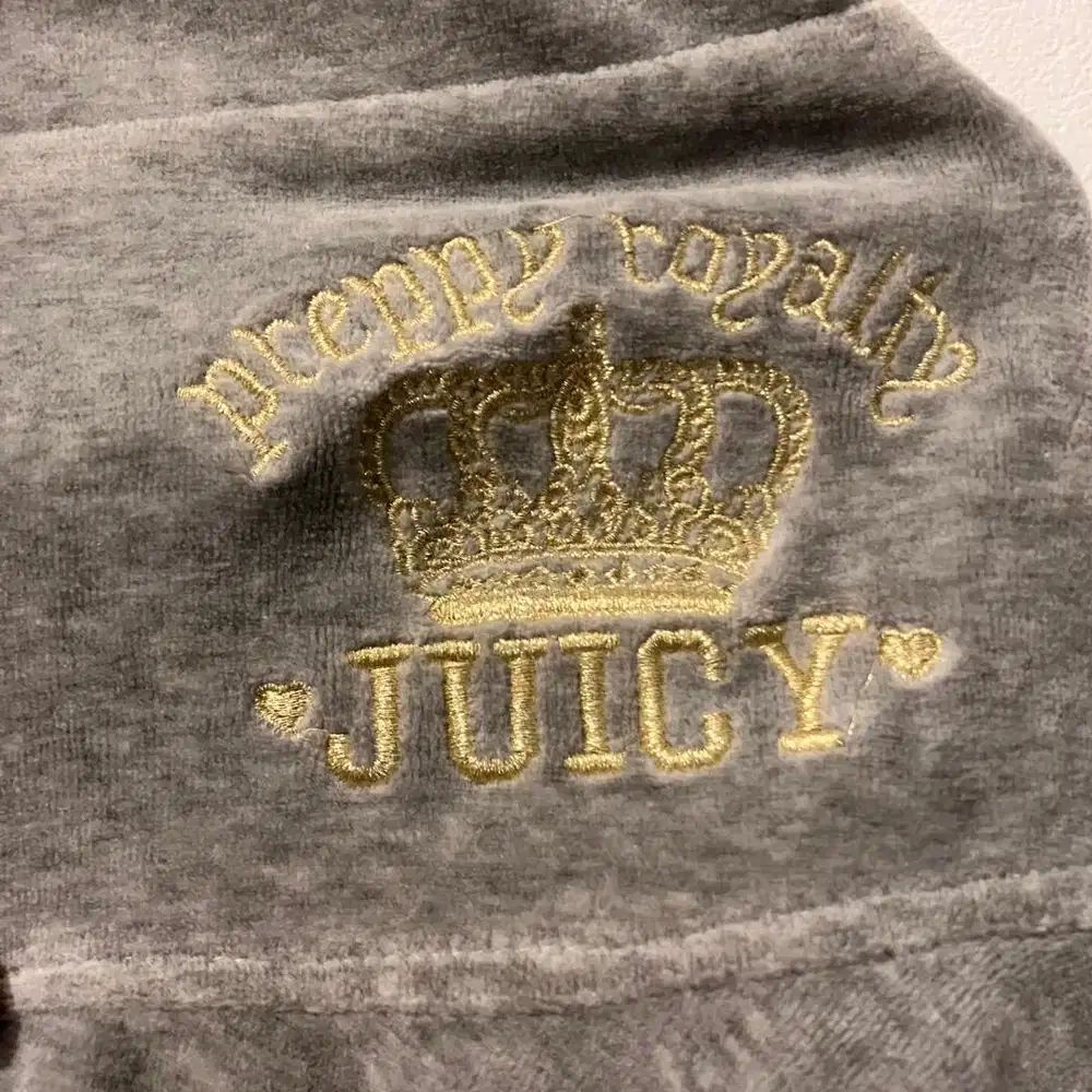 Rok Juicy Couture (Preppy Royalty)
