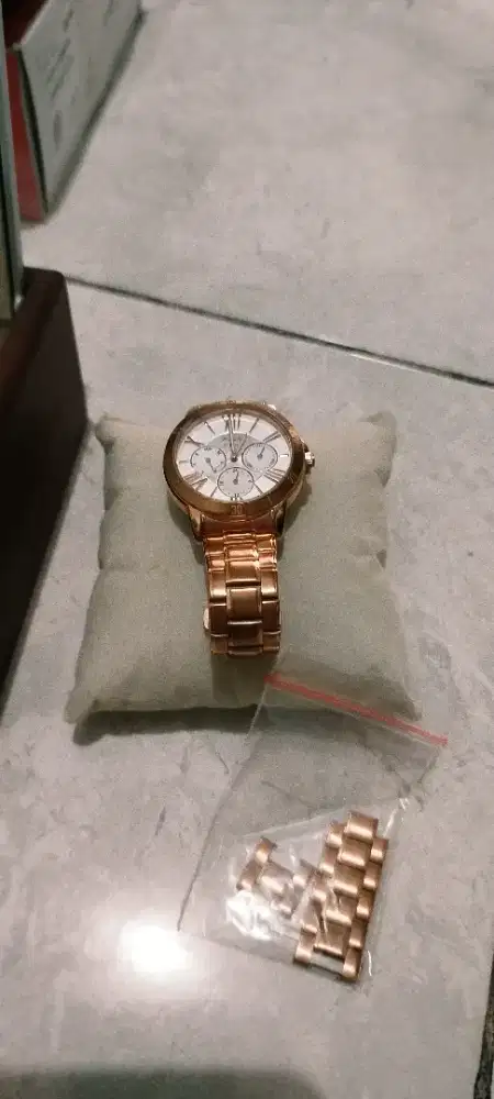 Jam tangan Alexander Christie Gold