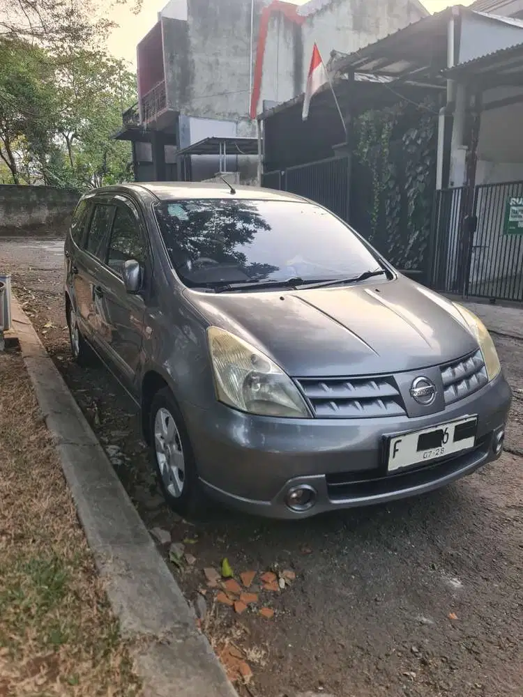 Nissan Grand livina 2010 Bensin