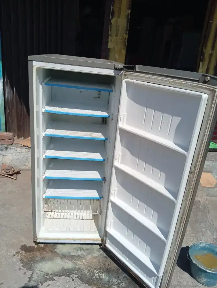 Freezer rak bekas Met LG dingin merata