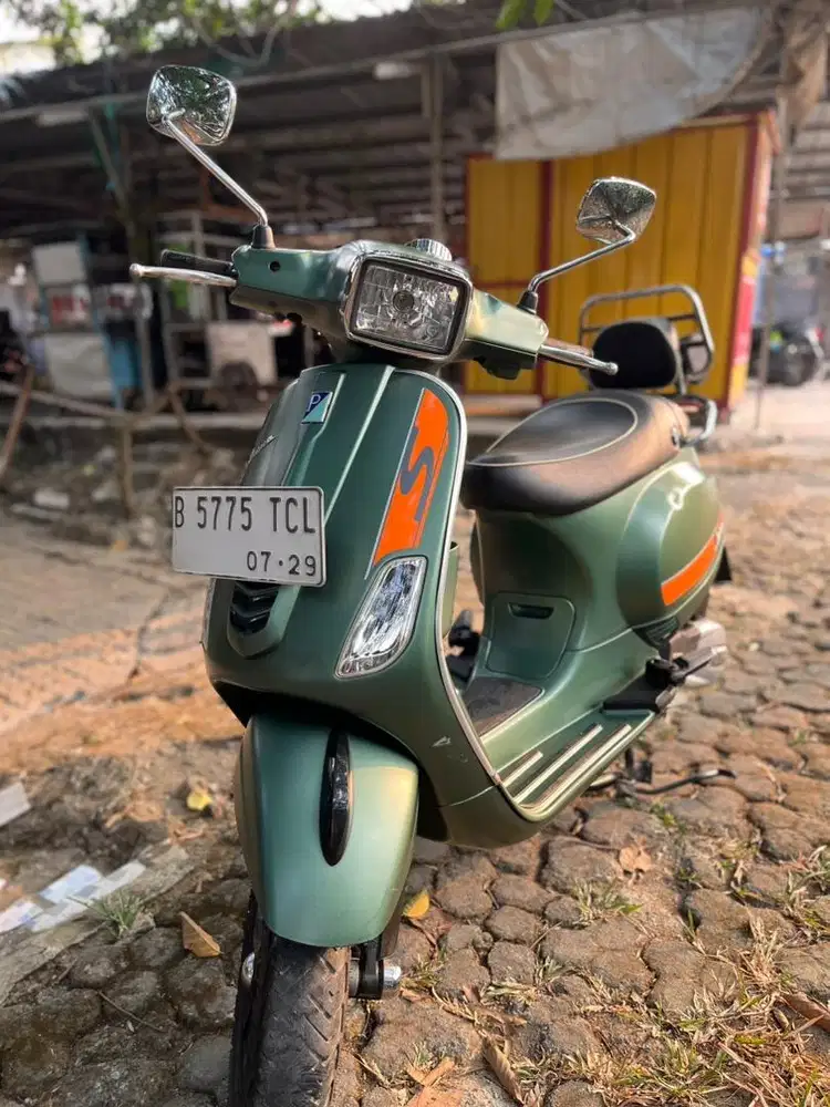 Vespa s iget 125