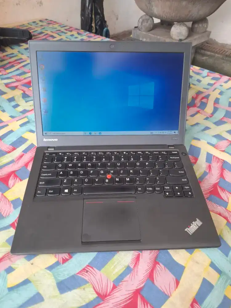 Laptop lenovo thinkpad x240 i5 ram 8 ssd128