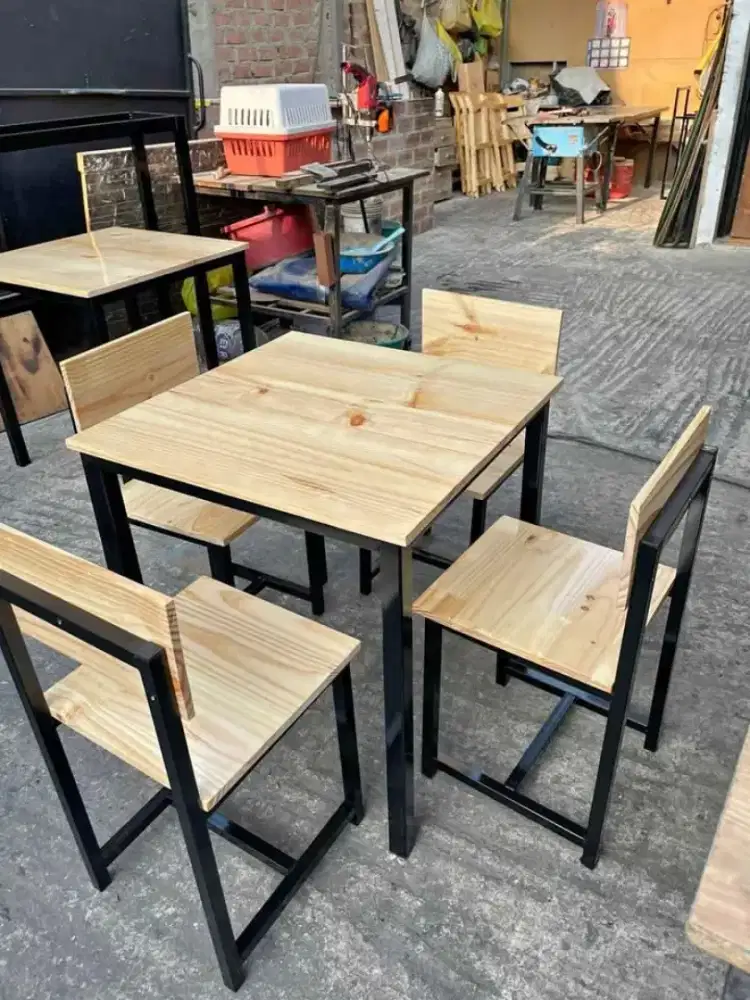 Meja cafe 1 set- 1 meja + 6 kursi