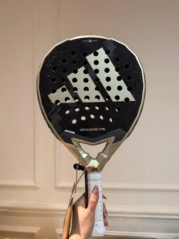 Racket Padel Adidas Metalbone.