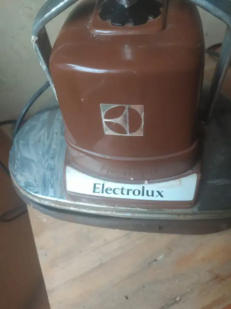 Pembersih lantai keramik / ceramic floor cleaning tool