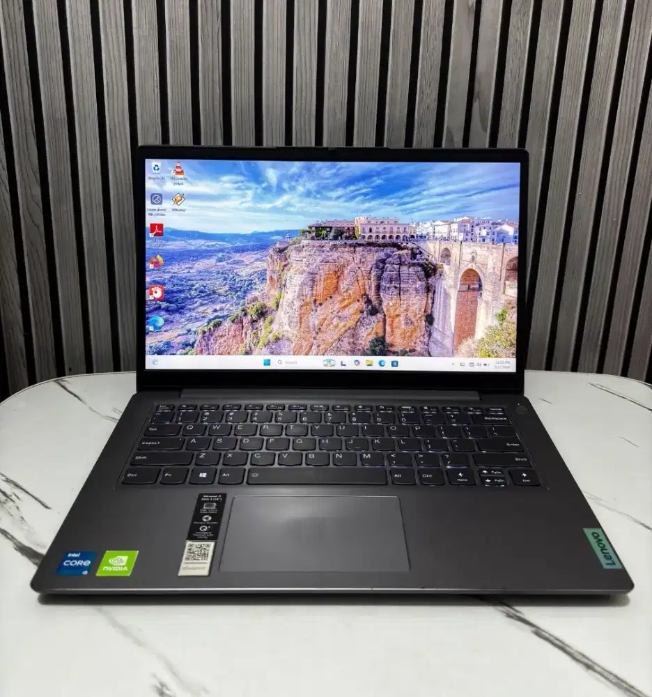 Lenovo Ideapad Slim 3-Core i5 Gen 11