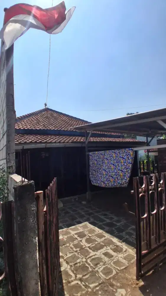 Dijual rumah induk dan kontrakan
