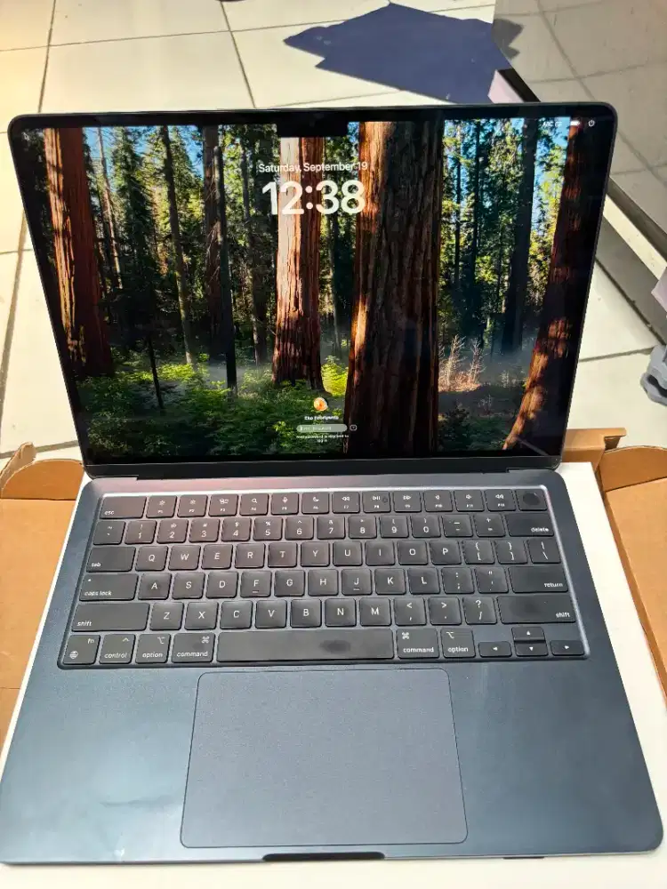 MacBook Air M3 24GB / 512GB - Garansi Resmi s/d Nov 2026