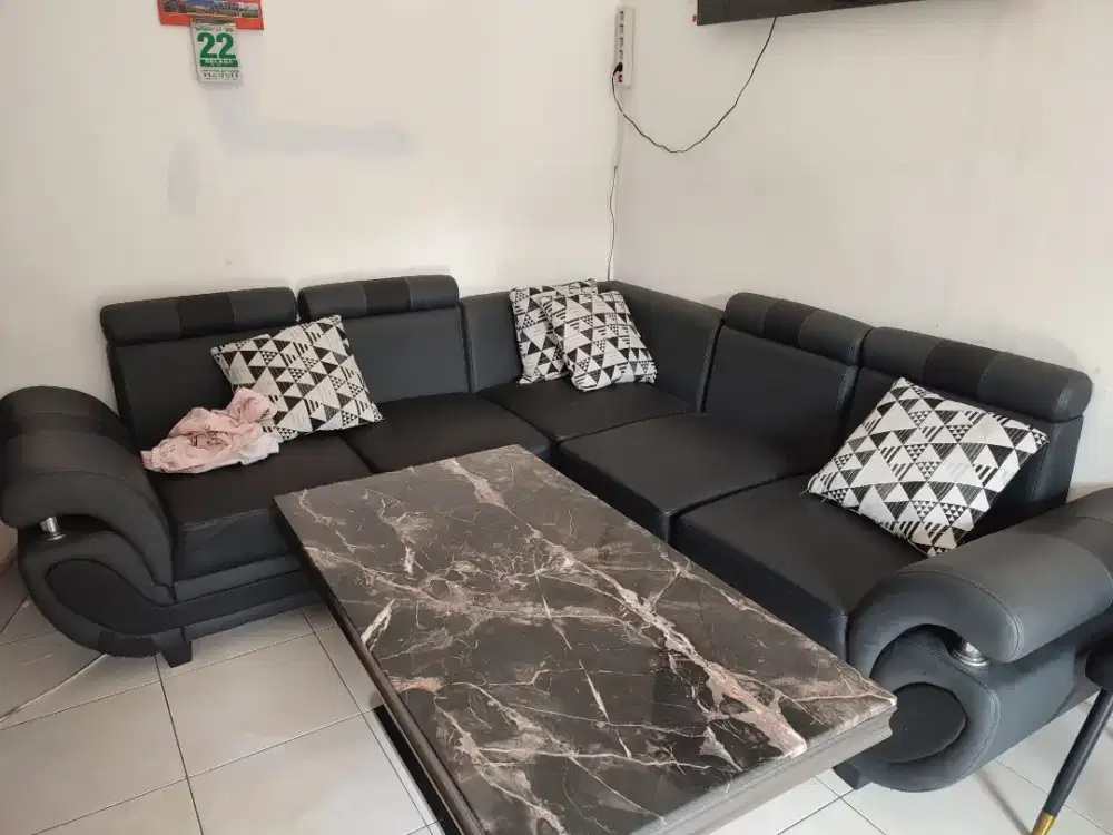 Sofa ruang tamu sama meja marmer