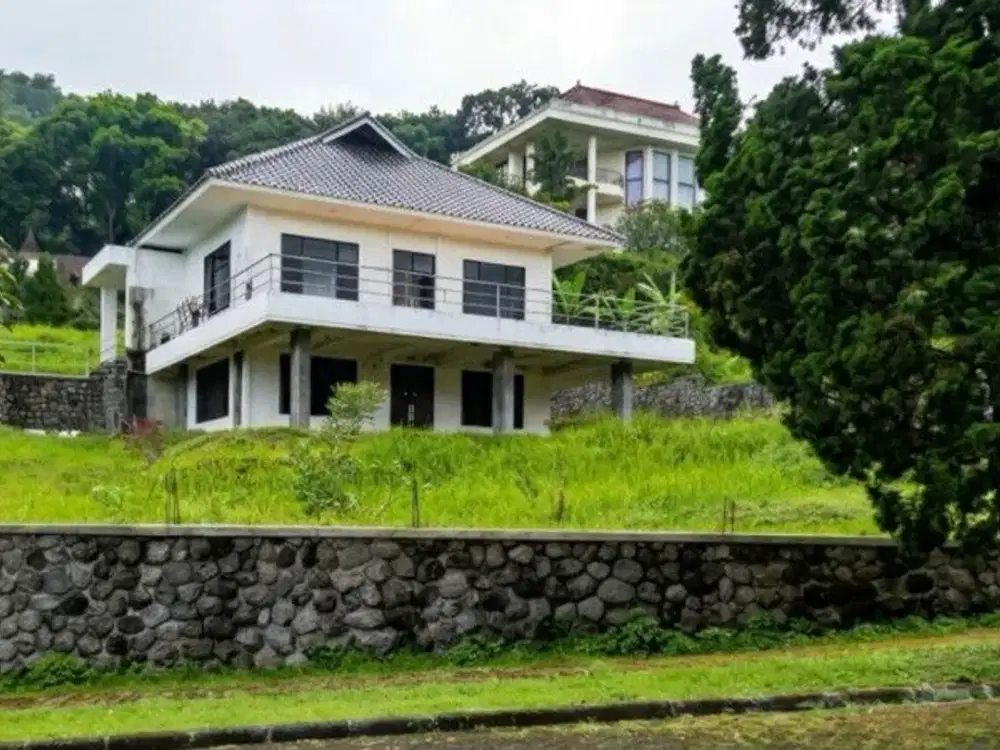 Paling Murah! Dijual Villa Prigen. Hitung Tanah. Bangunan 2 Lantai