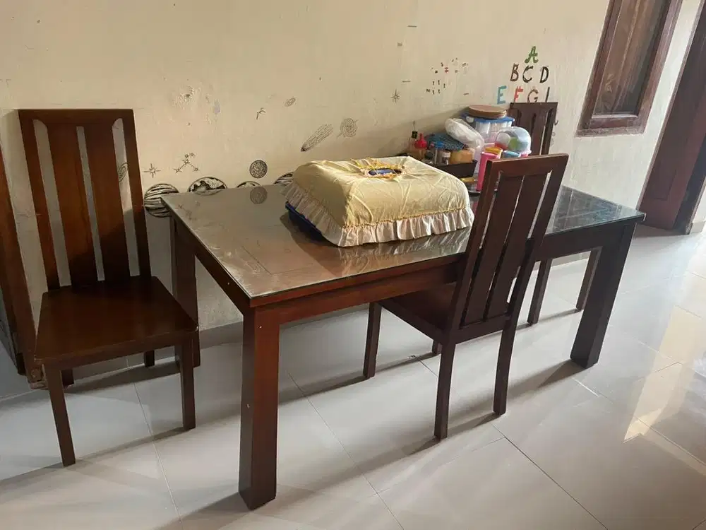 Dijual Meja Makan Kayu Jati Kokoh 180x110