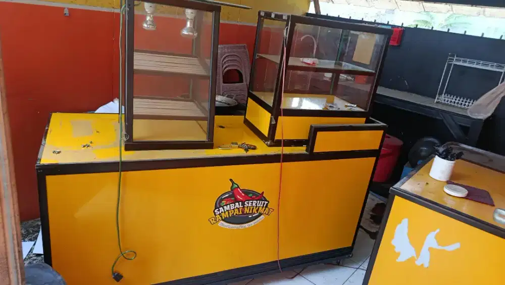 Dijual Gerobak , Etalase,dan Meja Usaha
