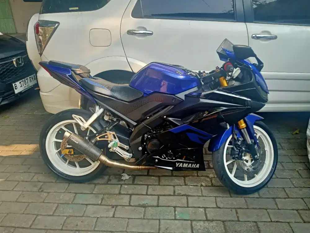 Yamaha R15 V3 Biru low KM
