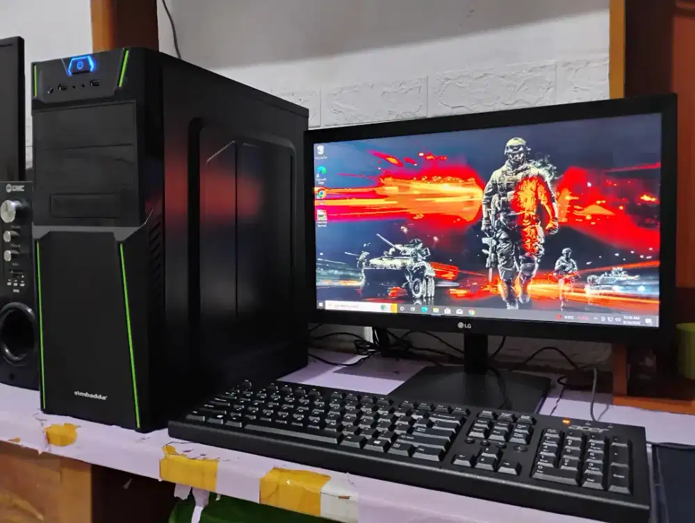 Pc gaming roblox / intel gen4 + ram 8gb + monitor 20inch siap pakai