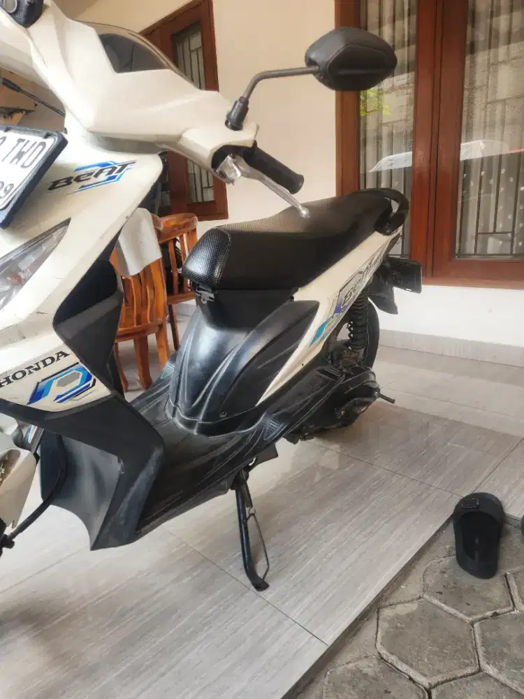 Honda Beat Karbu 2009 Putih edisi pertama keluar