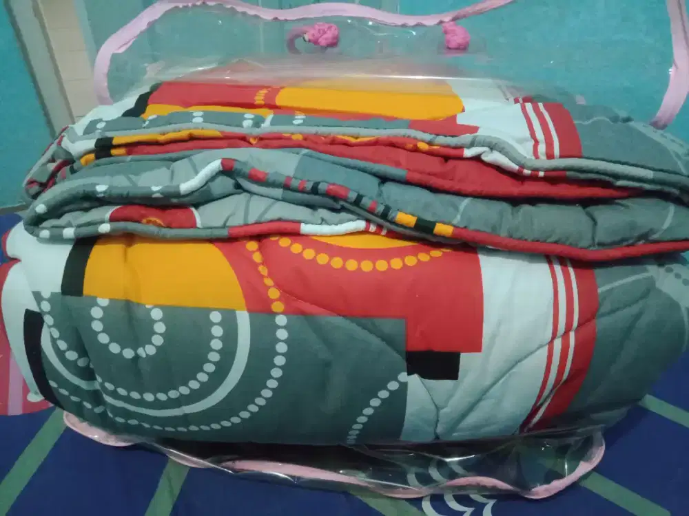 Bed cover baru dan 1 set sprei