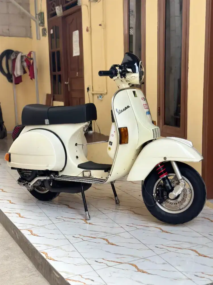 DIJUAL !!! Vespa Exclusive 2 tahun 2000 SS LENGKAP
