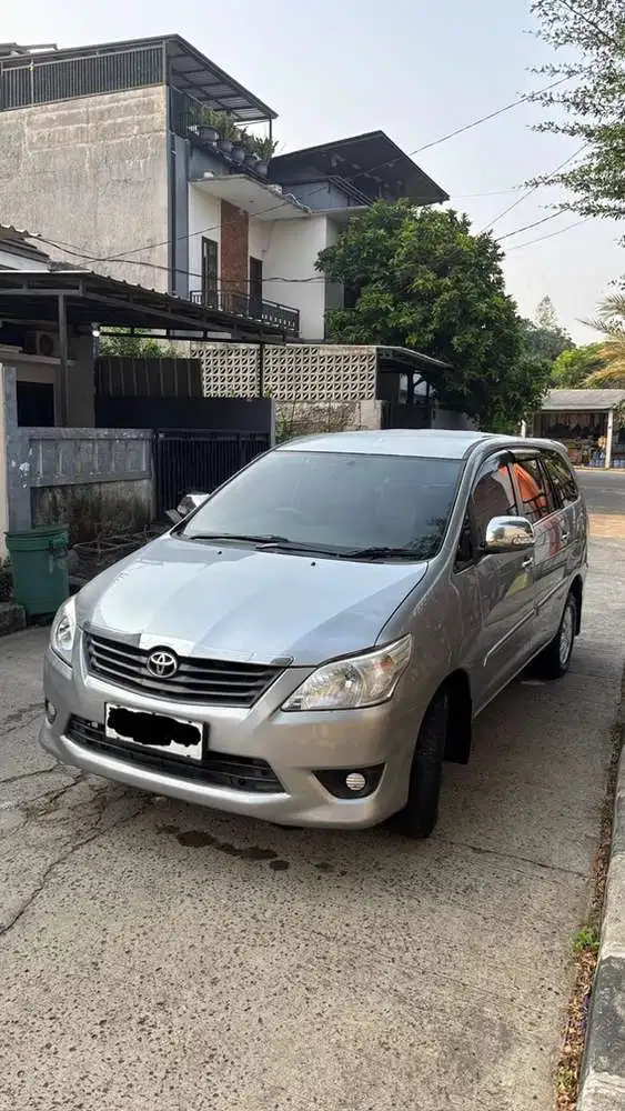 Toyota Kijang Innova 2012 Bensin