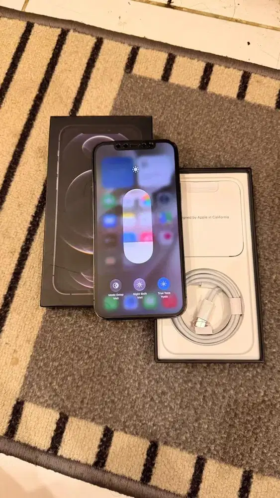 Iphone 12 Pro 256GB Graphite Resmi Ibox Lengkap