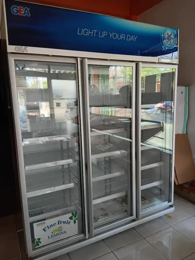 KULKAS 3 PINTU MERK GEA