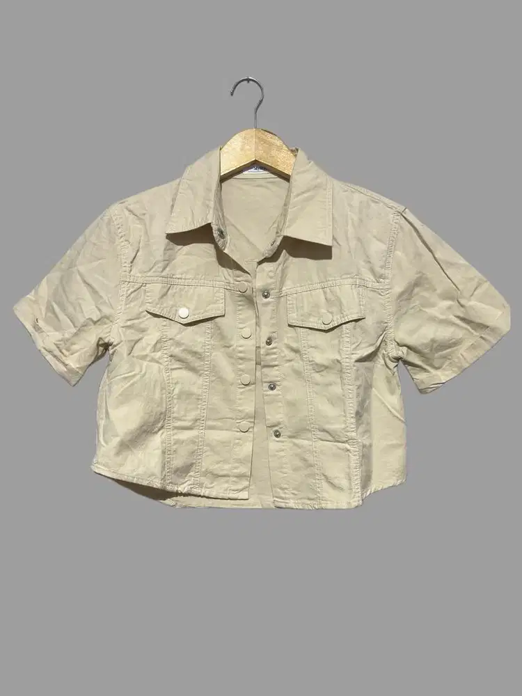 Cropped button-up shirt