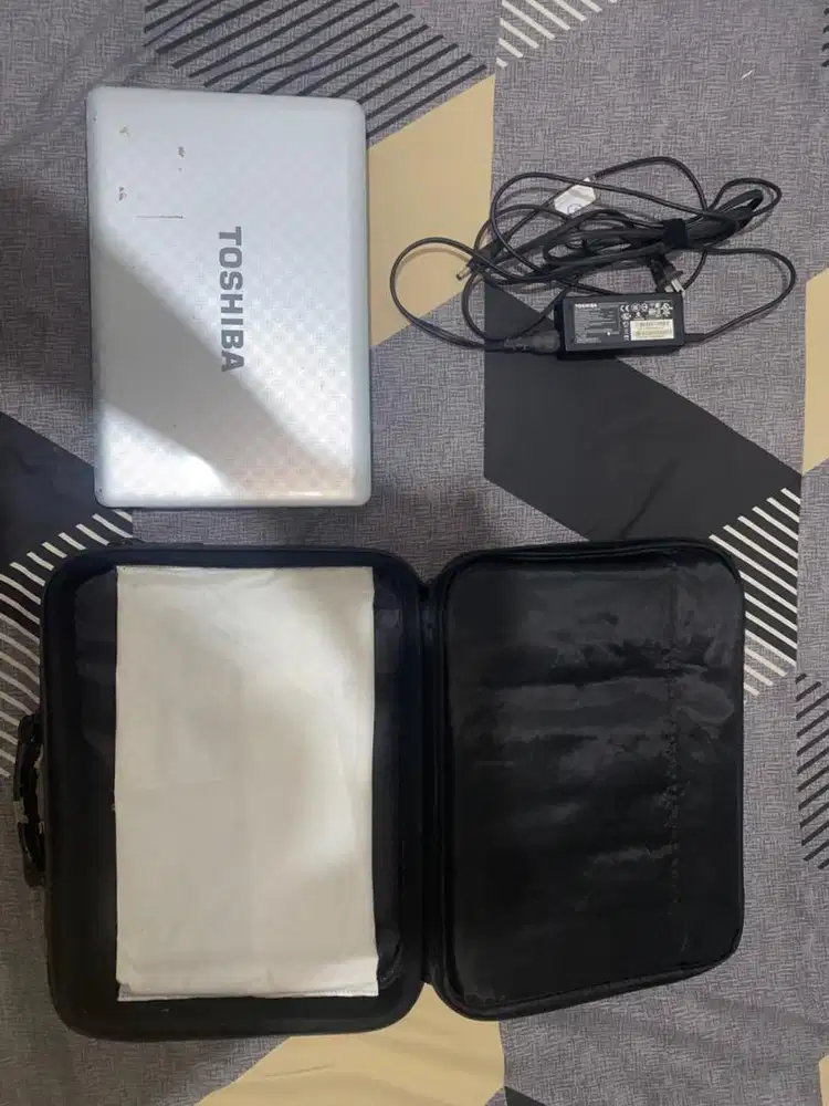 Laptop Toshiba Satellite L745 (Core i5, RAM 4GB, HDD/SSD)