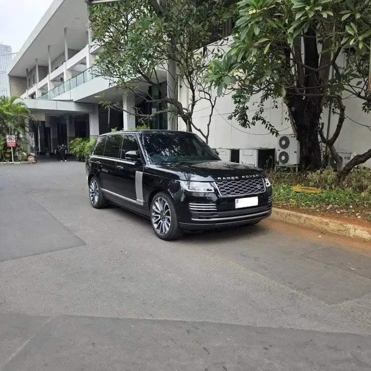 2021 Range Rover Vogue 3.0 Autobiography LWB KM 25000