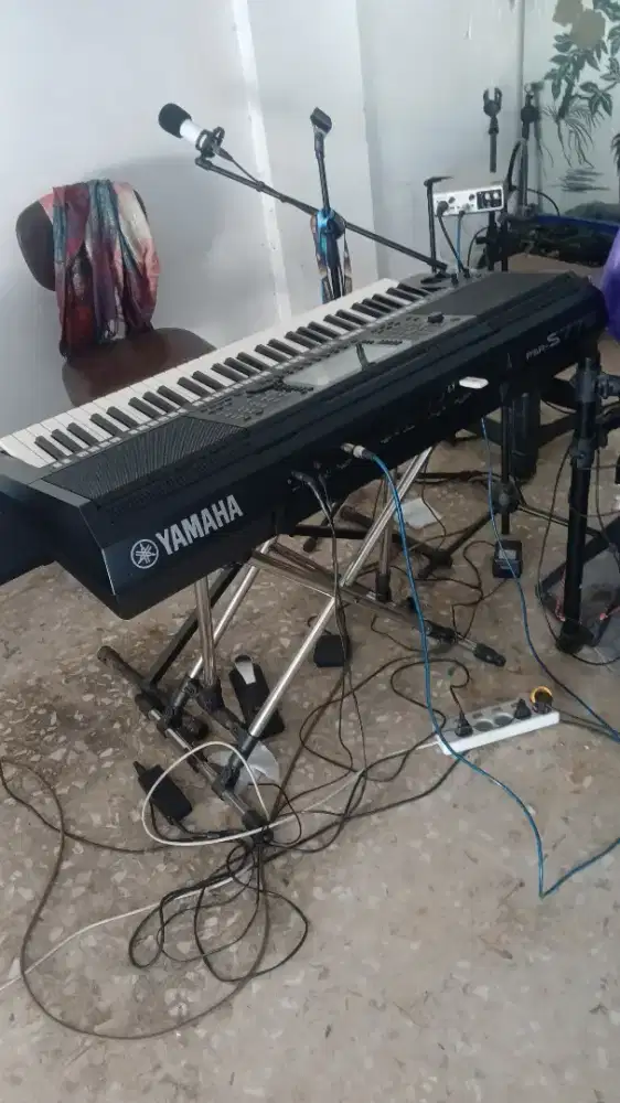 Dijual keyboard Yamaha PSRS 775