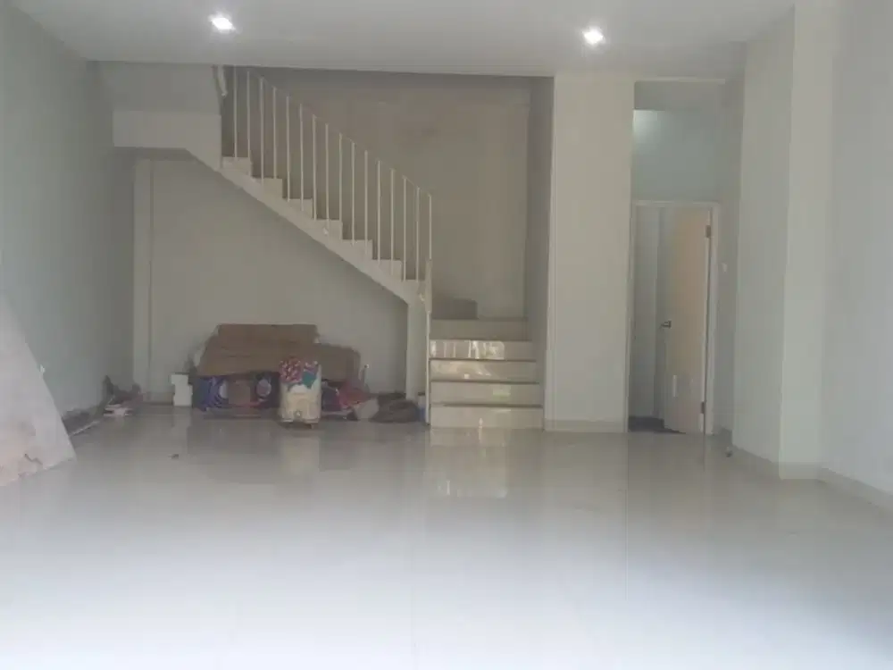 DIJUAL — 2 UNIT RUKO GANDENG 3 LANTAI STRATEGIS  DI KUTA DEKAT BANDARA