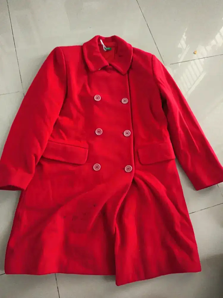 Jaket sweater winter panjang warna merah benetton italy