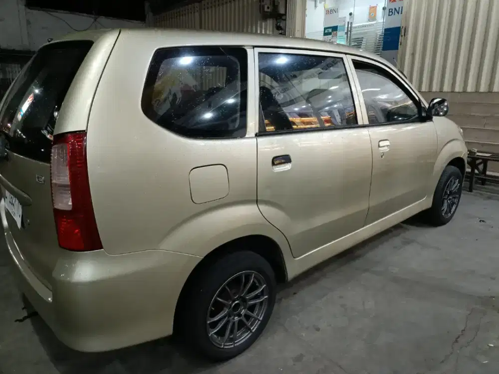 Avanza terawat 2004