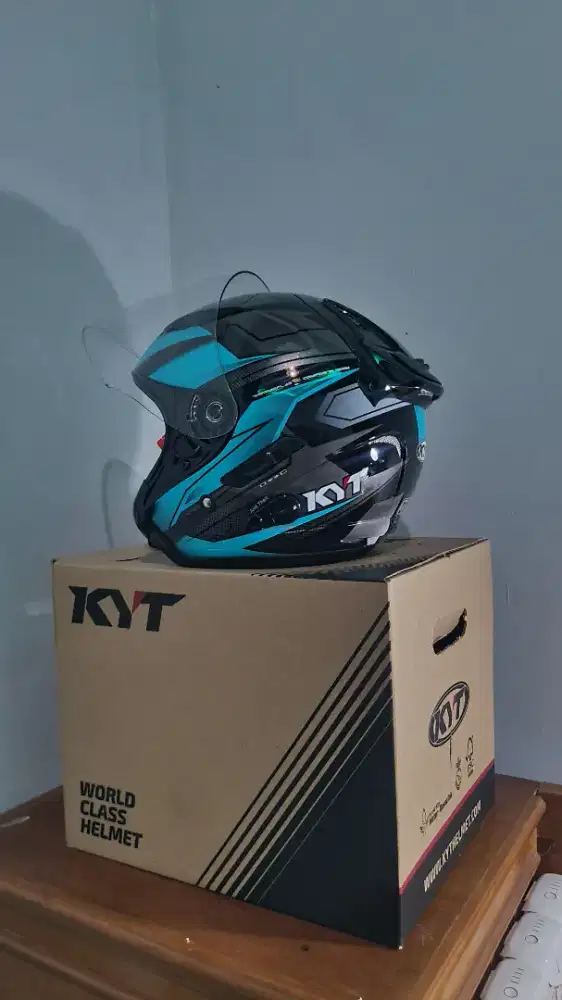 KYT Galaxy Flat R Asymmetric Black Blue